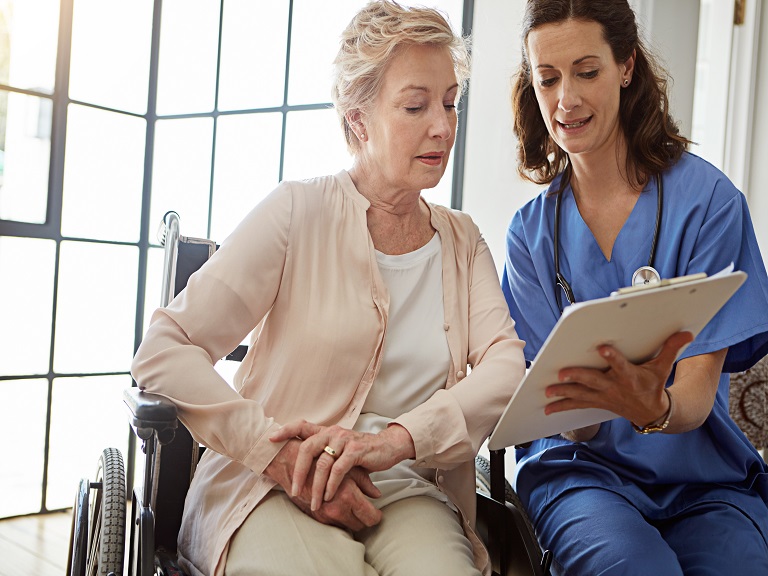 Asistencia domiciliaria para cuidados al adulto mayor